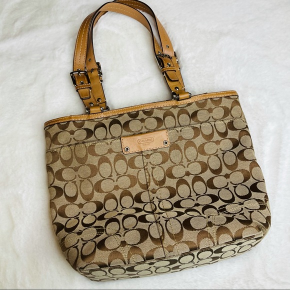 Coach Handbag - Picture 4 of 9